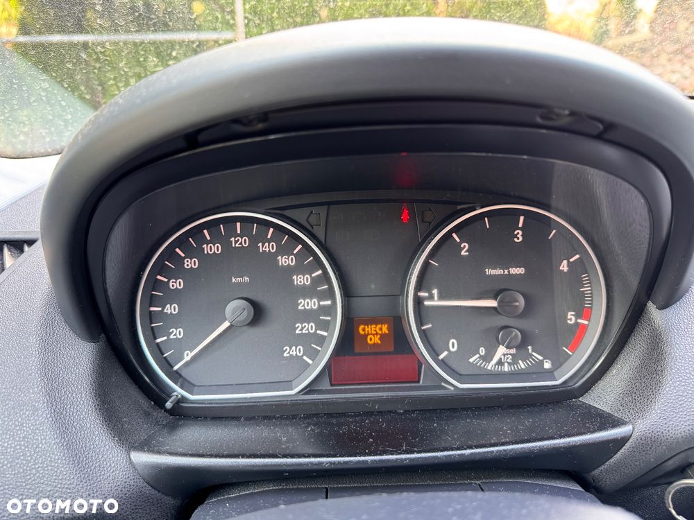 BMW Seria 1 118d DPF - 16