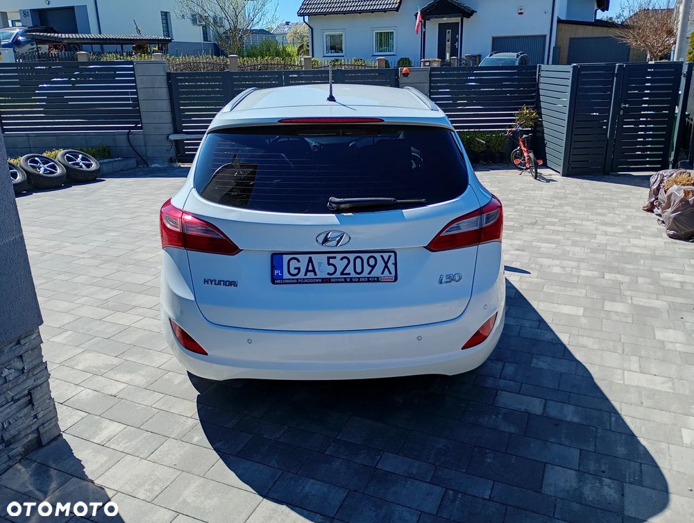 Hyundai i30 1.6 CRDi Classic + - 4