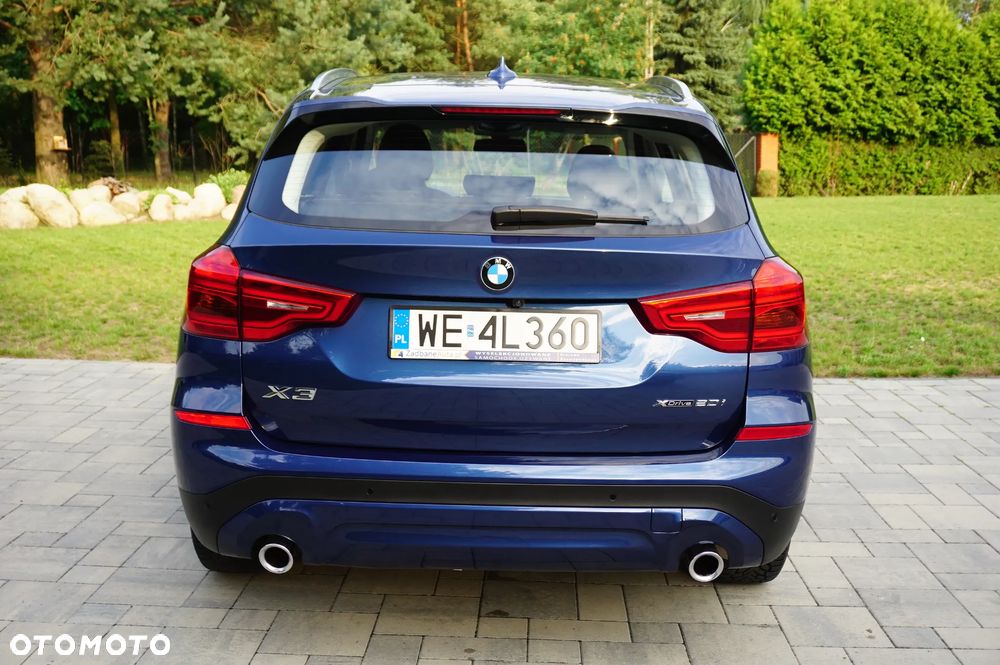 BMW X3 xDrive20i Advantage - 12