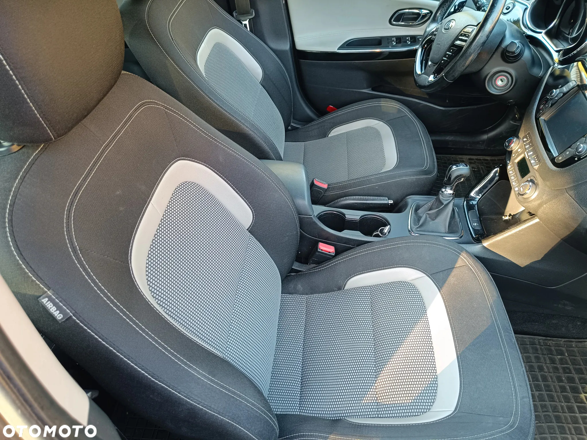 Kia Ceed 1.4 CVVT SW UEFA EURO 2016 - 9