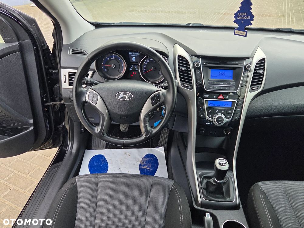 Hyundai i30 blue Kombi 1.6 CRDi Style - 7