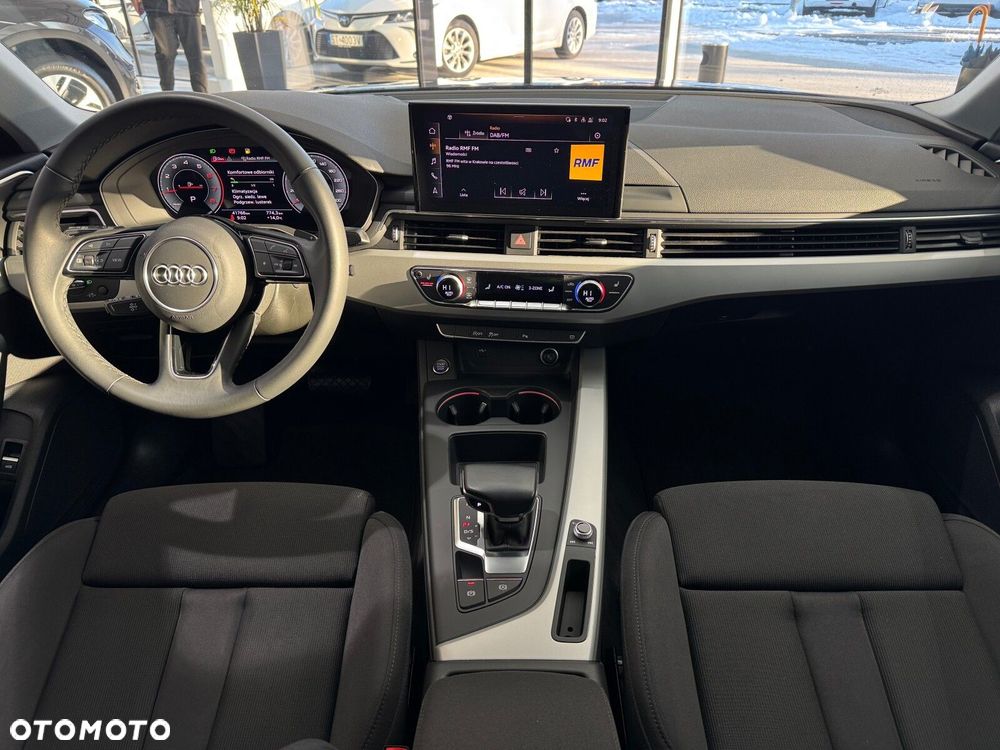 Audi A4 Limousine - 14