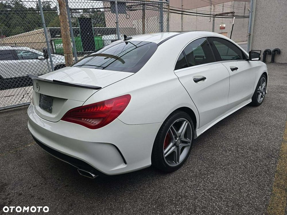 Mercedes-Benz CLA 250 4Matic 7G-DCT AMG Line - 3