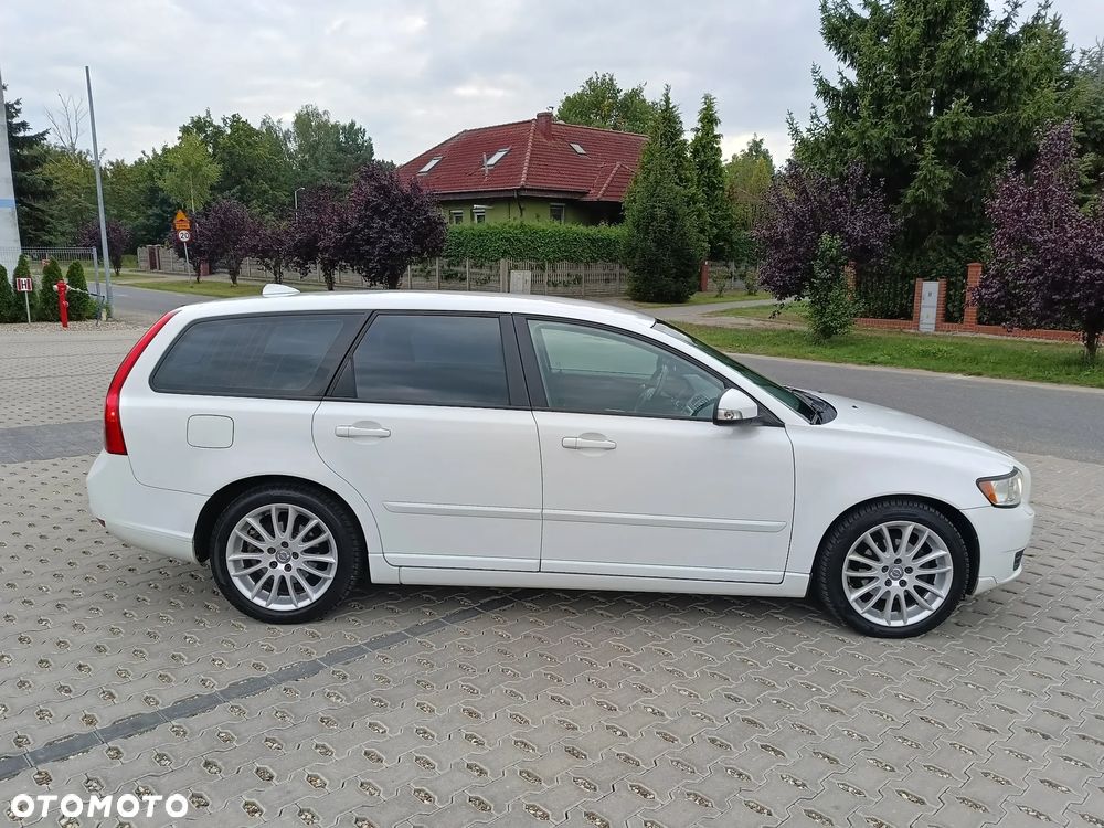 Volvo V50 D2 R-Design - 5