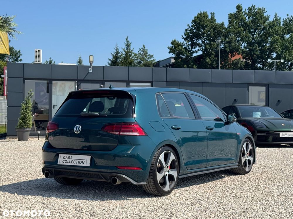 Volkswagen Golf - 5