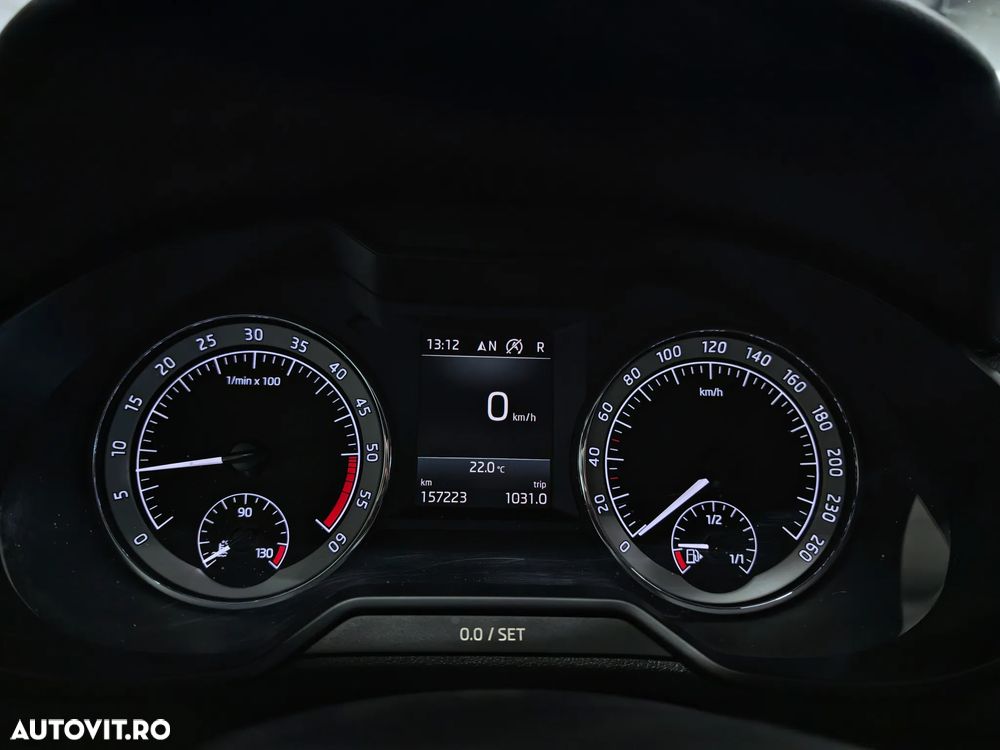 Skoda Octavia 1.6 TDI DSG Ambition - 28