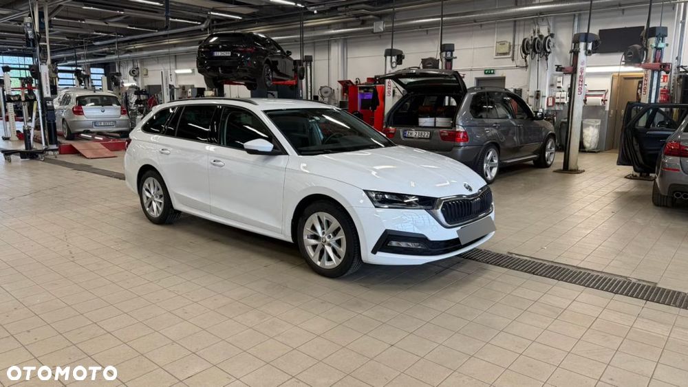 Skoda Octavia 1.4 TSI DSG Ambition - 1