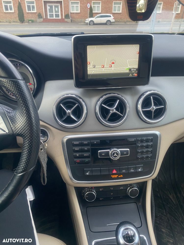 Mercedes-Benz GLA 200 (CDI) d - 18