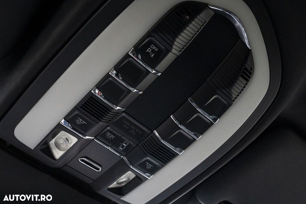 Porsche Cayenne - 24