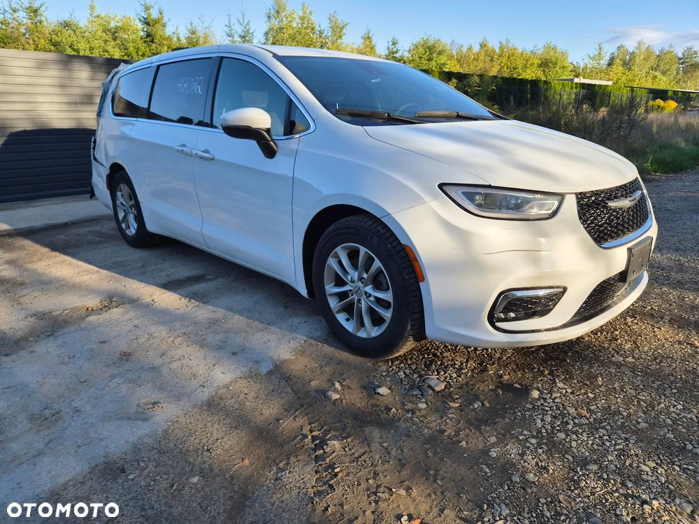 Chrysler Pacifica 2024 photo 2