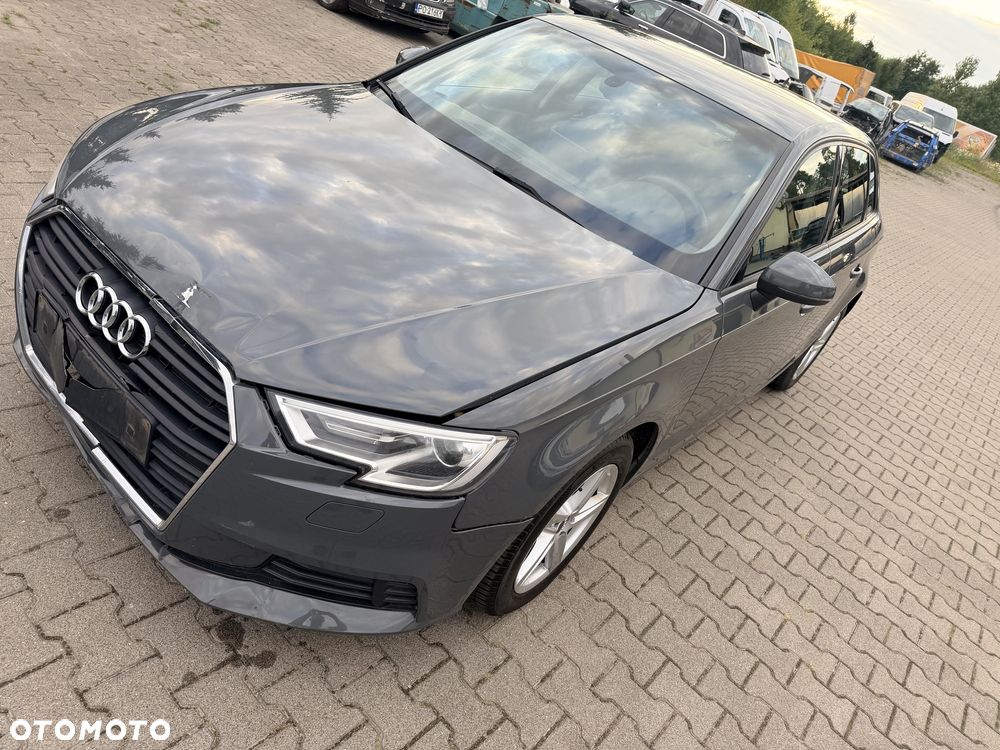 Audi A3 Sportback - 2