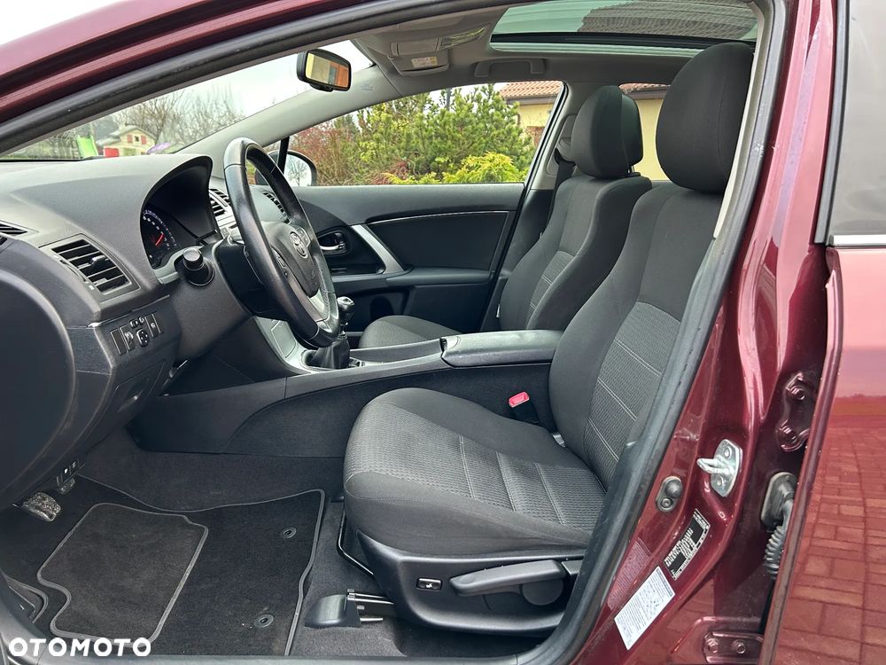 Toyota Avensis 1.8 Sol NAVI - 34