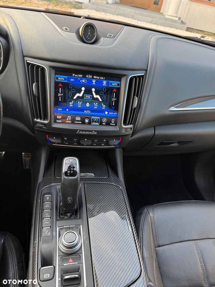 Maserati Levante GTS Q4 - 18