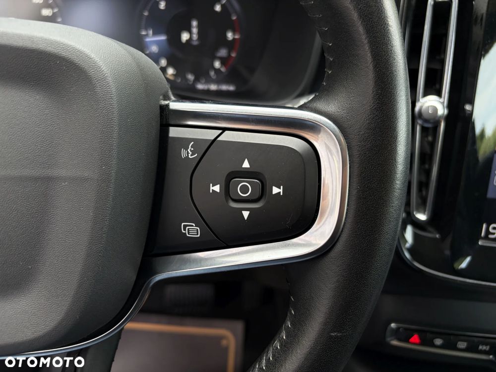 Volvo XC 40 D3 Momentum Pro - 26
