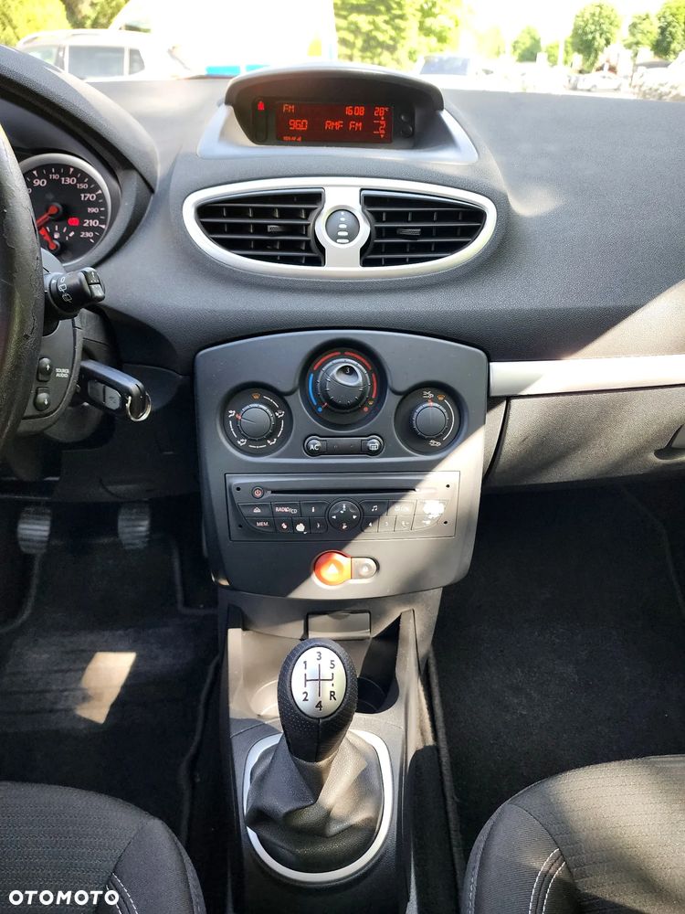 Renault Clio 1.2 16V Dynamique - 24