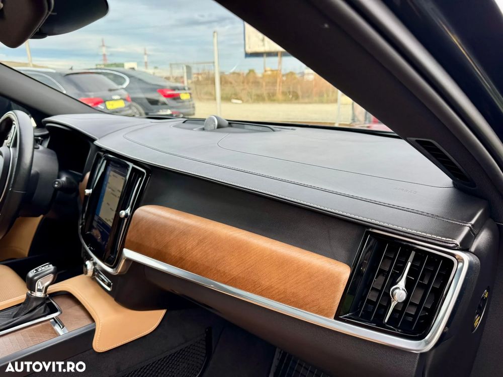Volvo V90 D5 AWD Geartronic Momentum Pro - 27