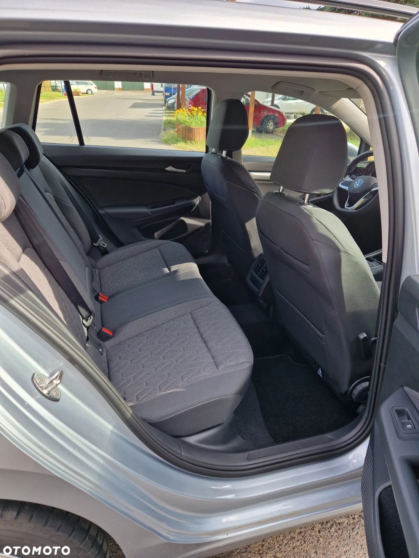 Volkswagen Golf 2.0 TDI SCR - 8
