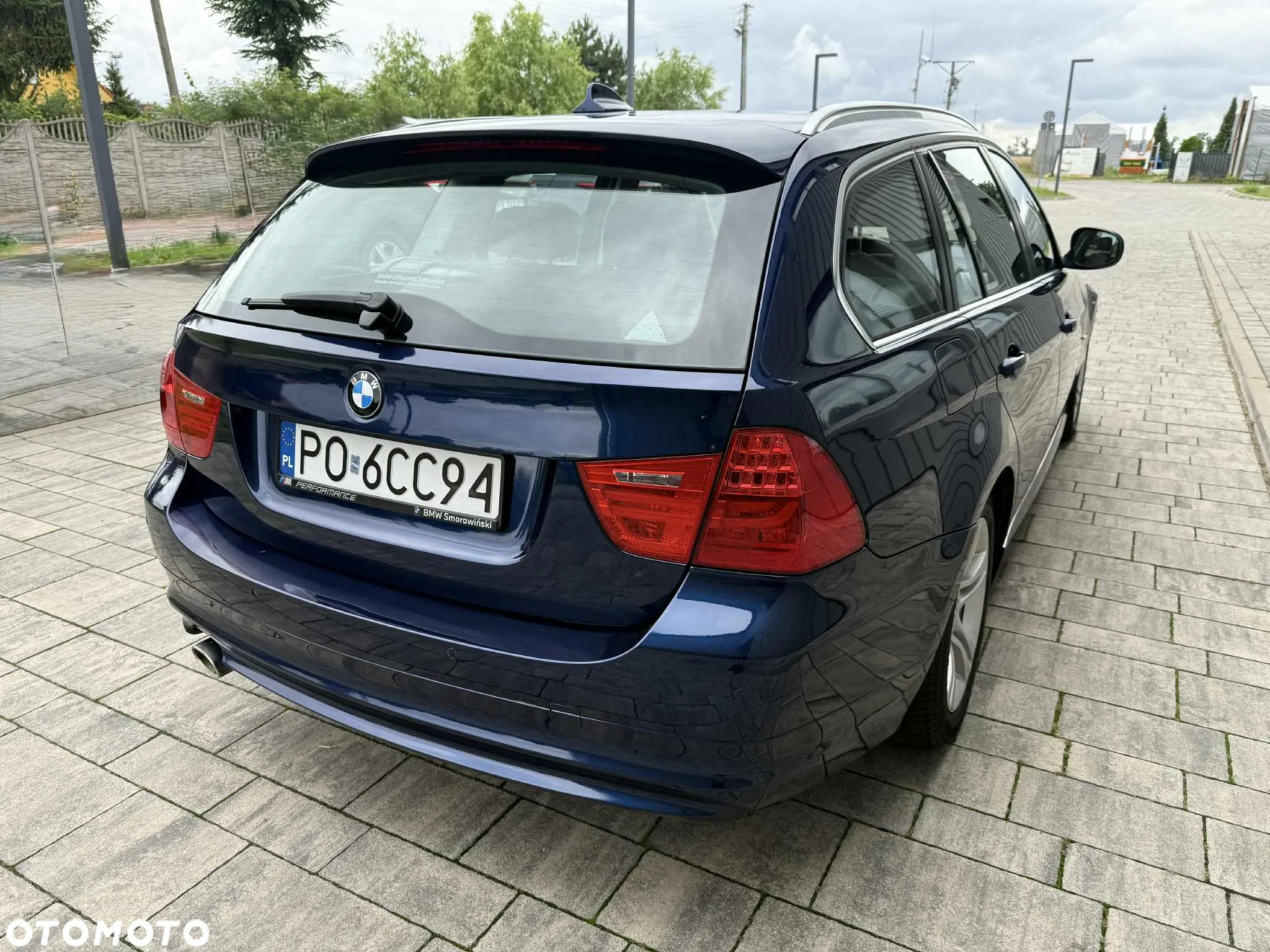 BMW Seria 3 320d DPF Touring - 10