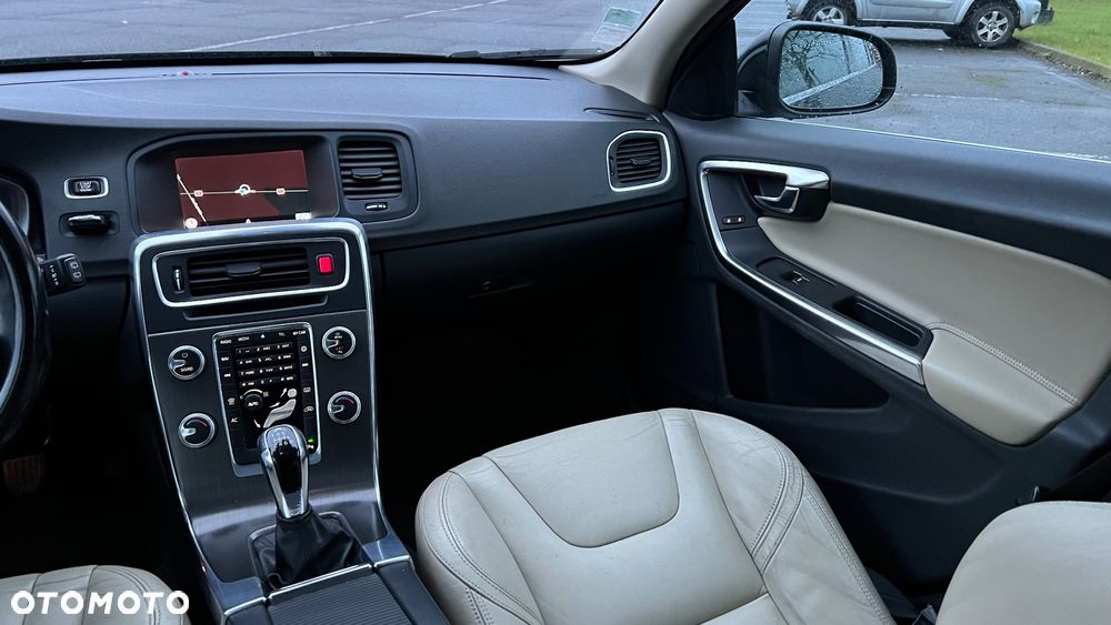 Volvo V60 D4 Drive-E Summum - 10
