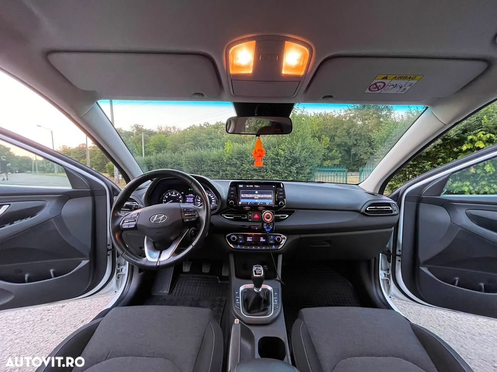 Hyundai i30 1.5 110CP M/T Highway - 16