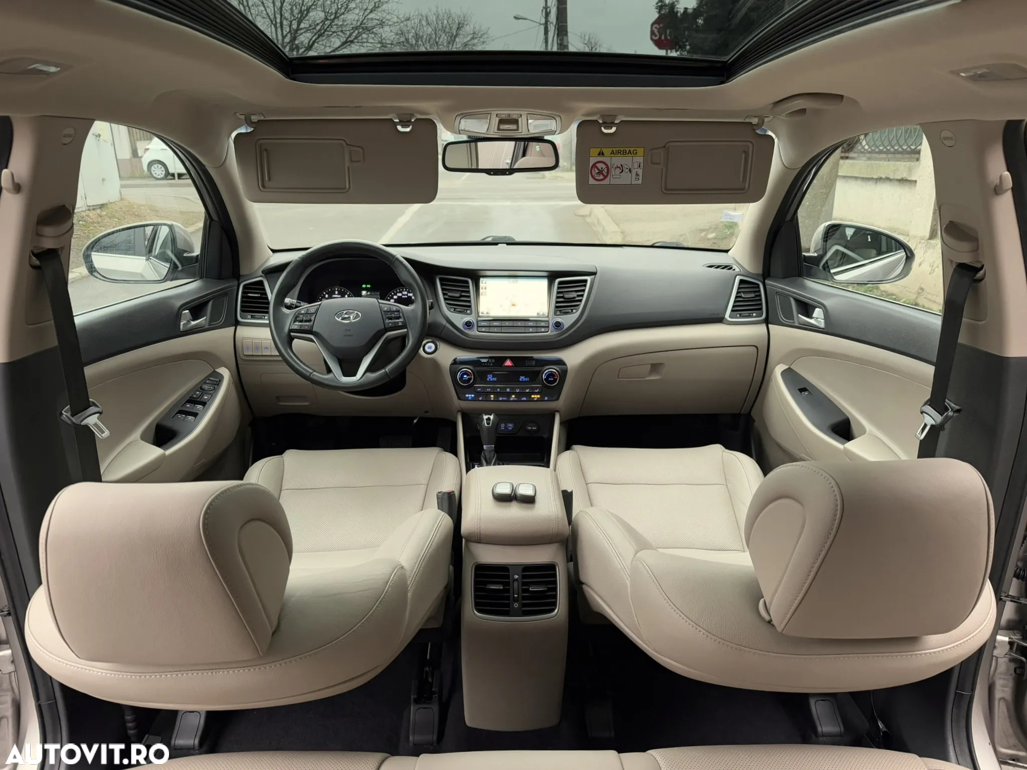 Hyundai Tucson blue 1.7 CRDi 2WD DCT Premium - 32