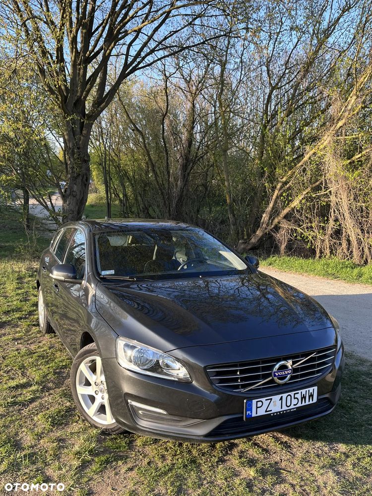 Volvo V60 T3 Momentum - 3
