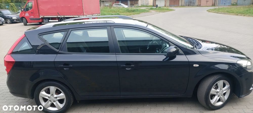 Kia Ceed 1.6 CVVT Dream-Team Edition - 4
