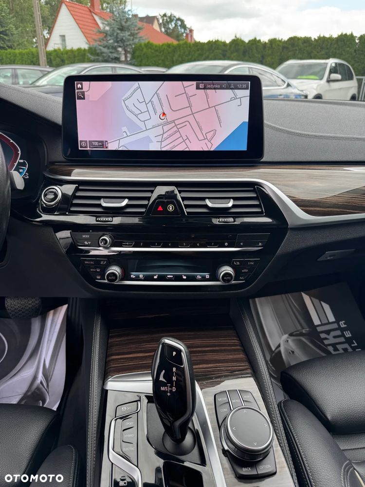 BMW Seria 5 530e Luxury Line - 18