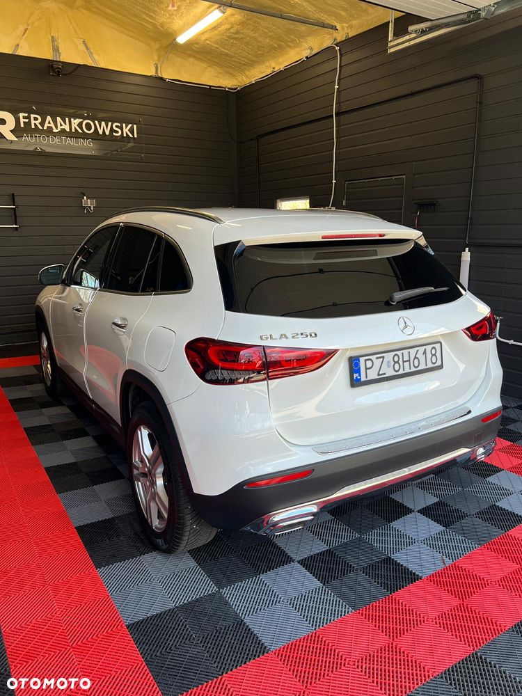 Mercedes-Benz GLA 250 8G-DCT - 8