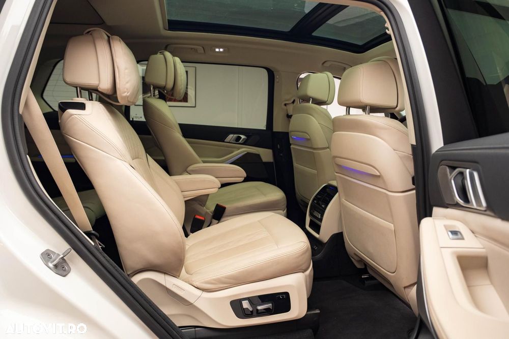 BMW X7 xDrive40d MHEV - 24