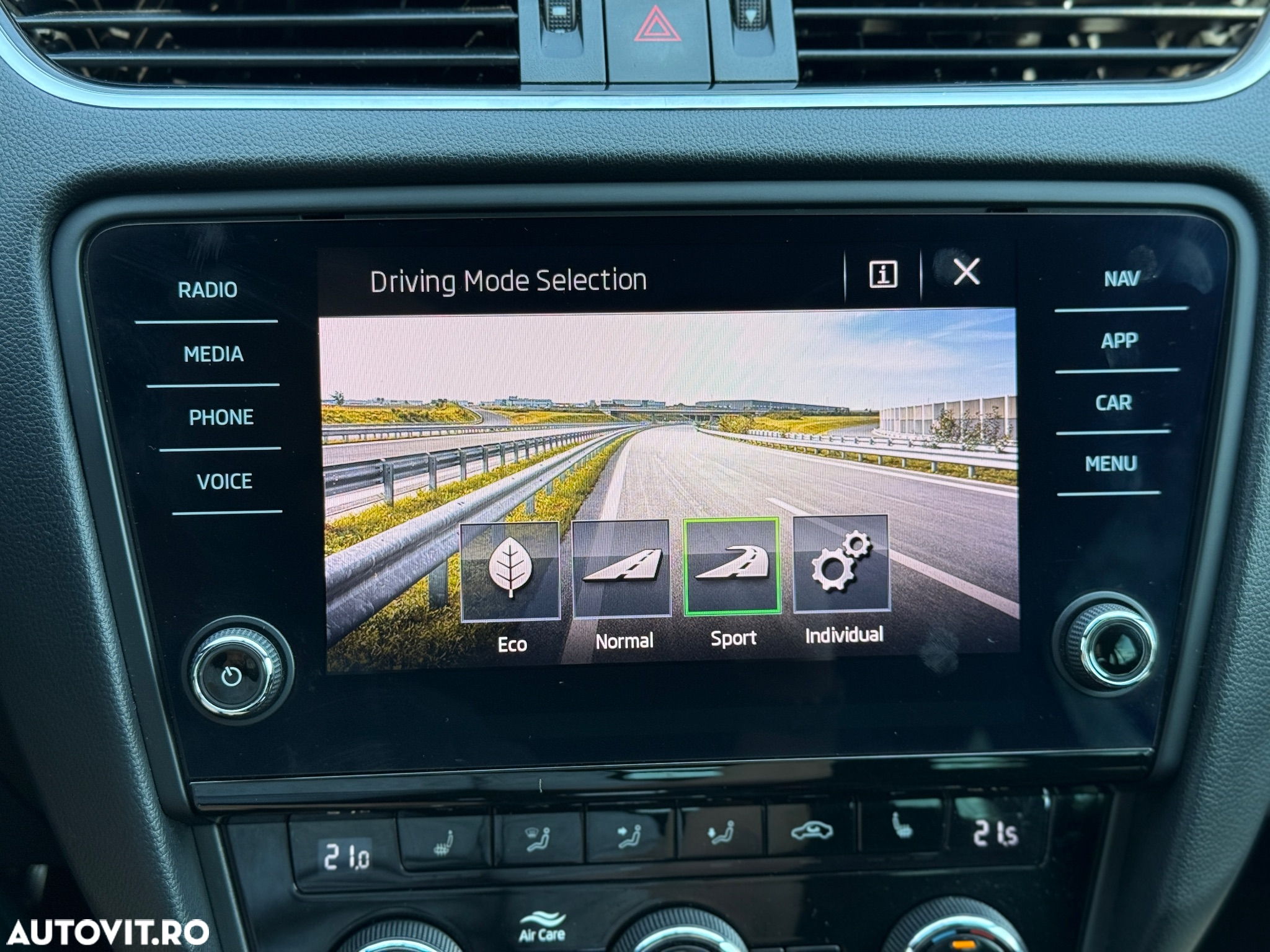 Skoda Octavia Combi Diesel 2.0 TDI DSG RS - 39