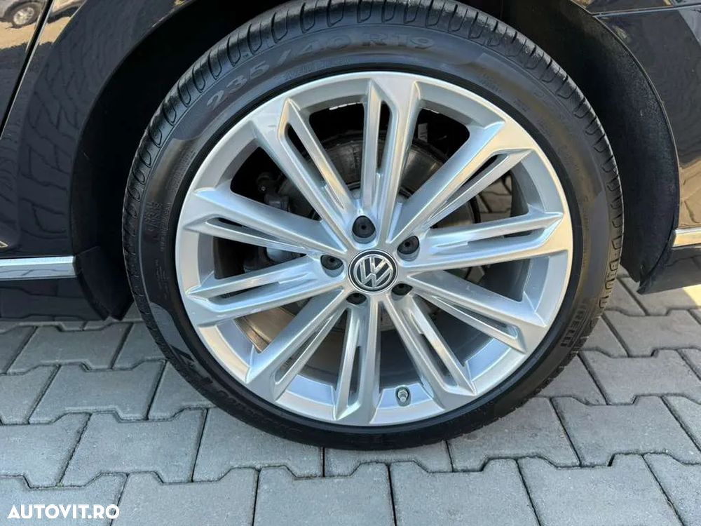 Volkswagen Passat Variant 2.0 TDI DSG 4Motion Highline - 13