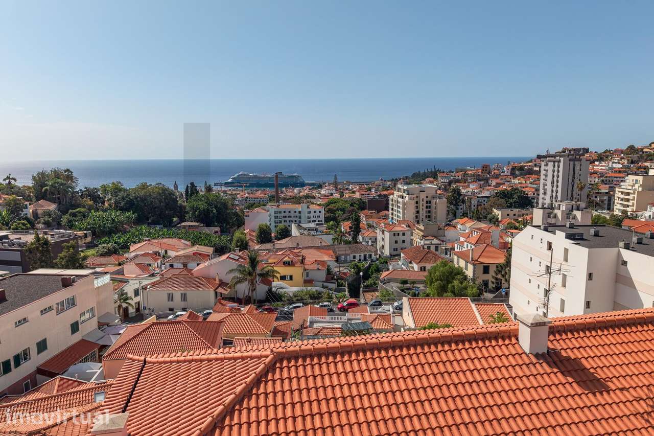 Apartamento T1 l Centro do Funchal l Vista Mar e Baía - Grande imagem: 2/31
