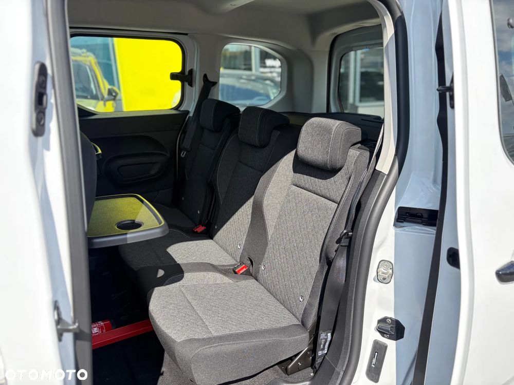 Opel Combo 1.5 CDTI Essentia S&S - 11