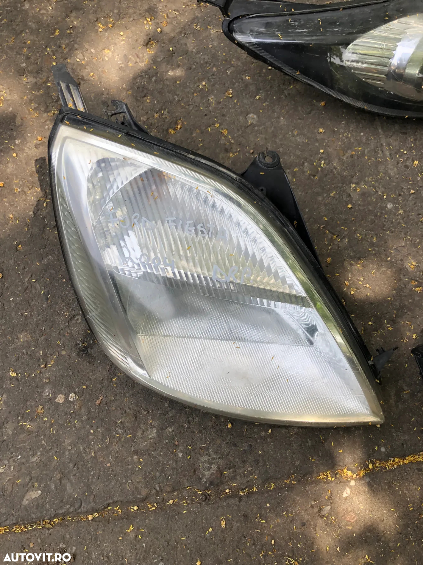 Far stanga/Far dreapta Ford Fiesta 2004-2005 - 4