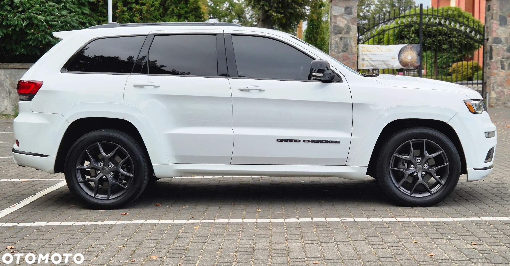 Jeep Grand Cherokee - 20