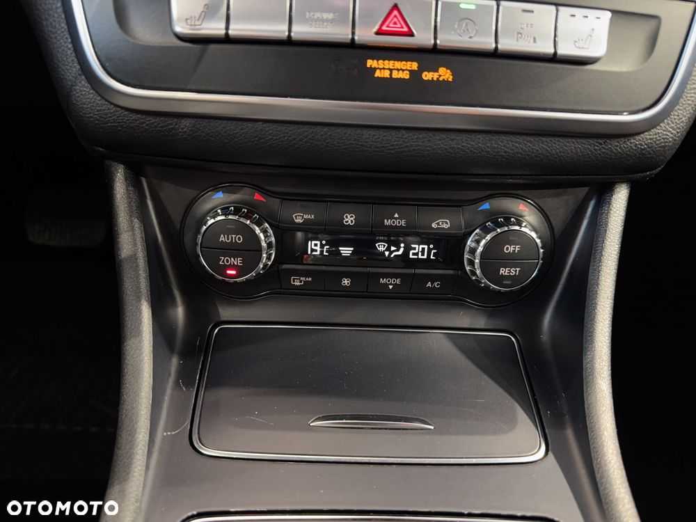 Mercedes-Benz GLA - 27