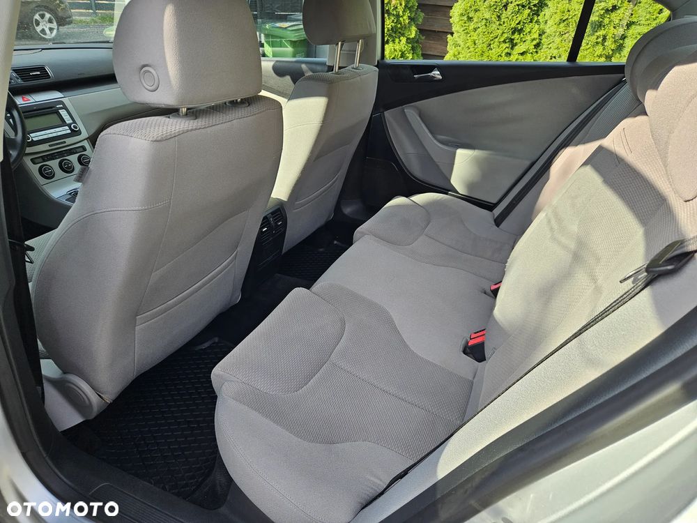 Volkswagen Passat 2.0 FSI Comfortline - 8