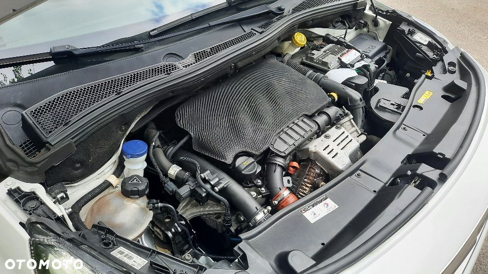 Peugeot 2008 1.2 Pure Tech Allure S&S - 19