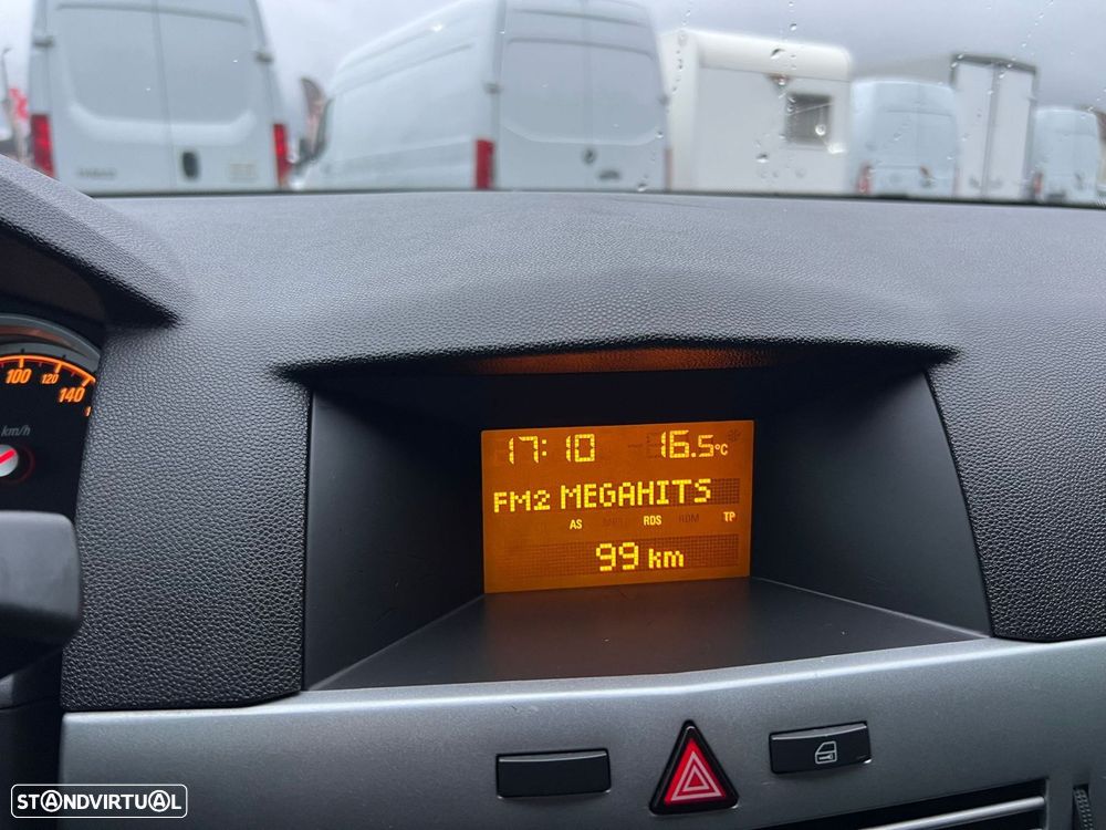 Opel Astra GTC 1.3 CDTI - 33