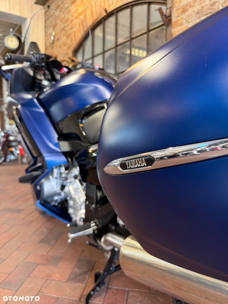 Yamaha FJR - 15