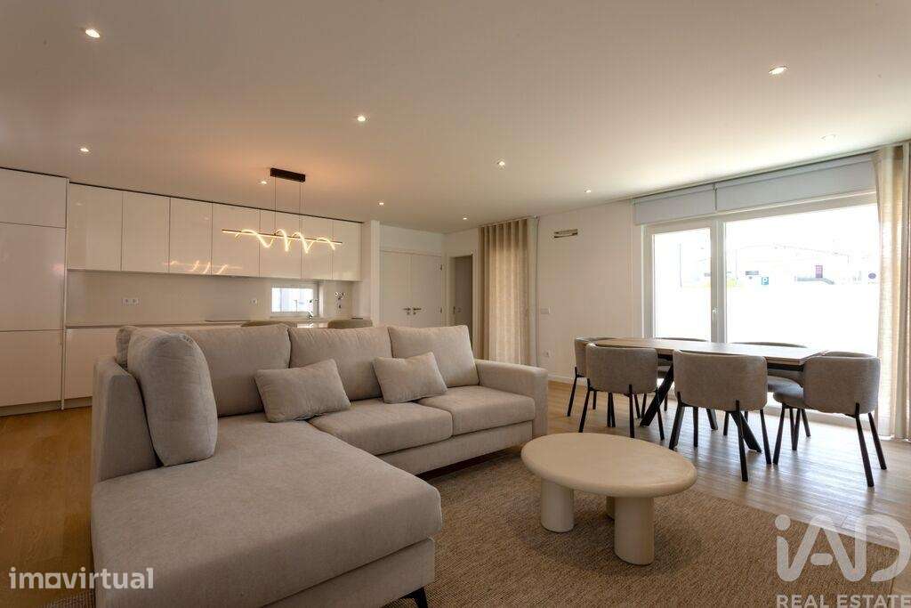 Casa / Villa T3 em Tornada e Salir do Porto de 210,00 m2 - Grande imagem: 3/29