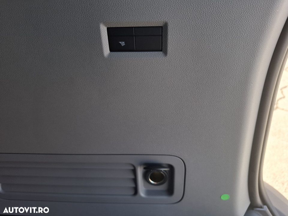 Ford Tourneo Custom - 13