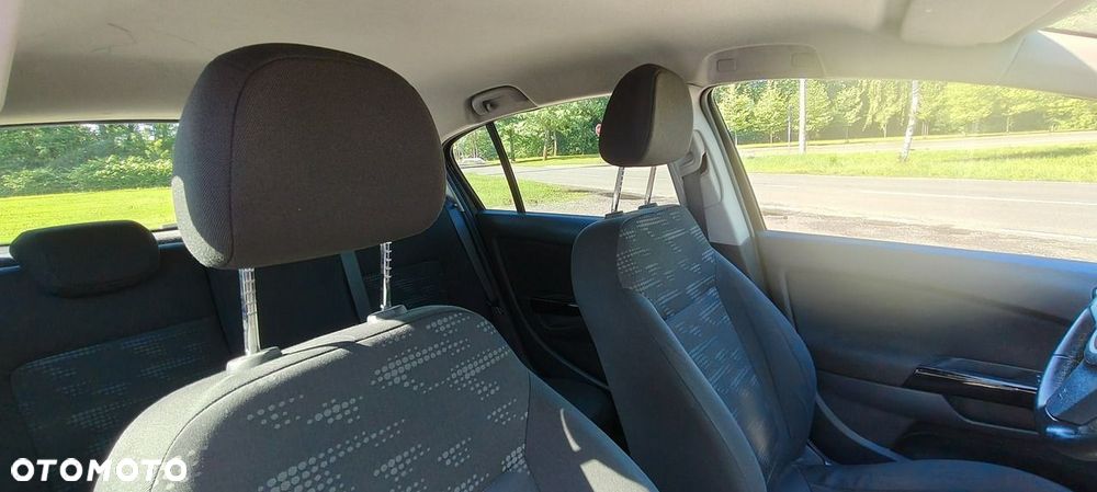 Opel Corsa 1.2 16V Edition / Active - 13