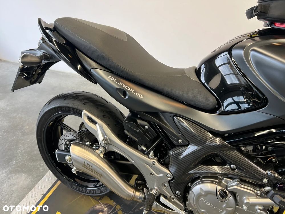 Suzuki Gladius - 26