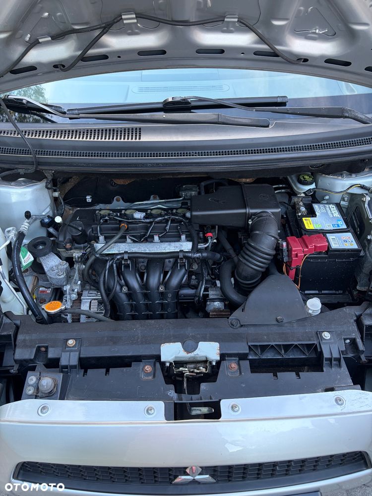 Mitsubishi Colt - 9