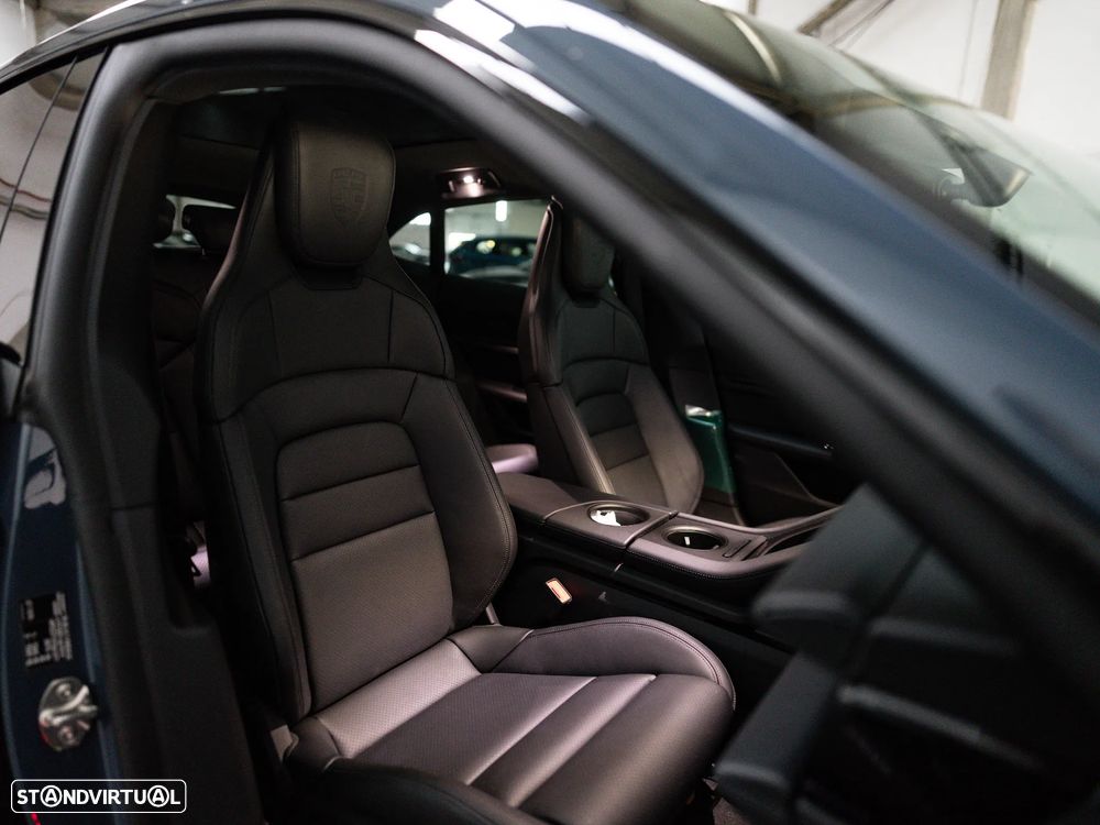 Porsche Taycan Sport Turismo 4S Black Edition - 28