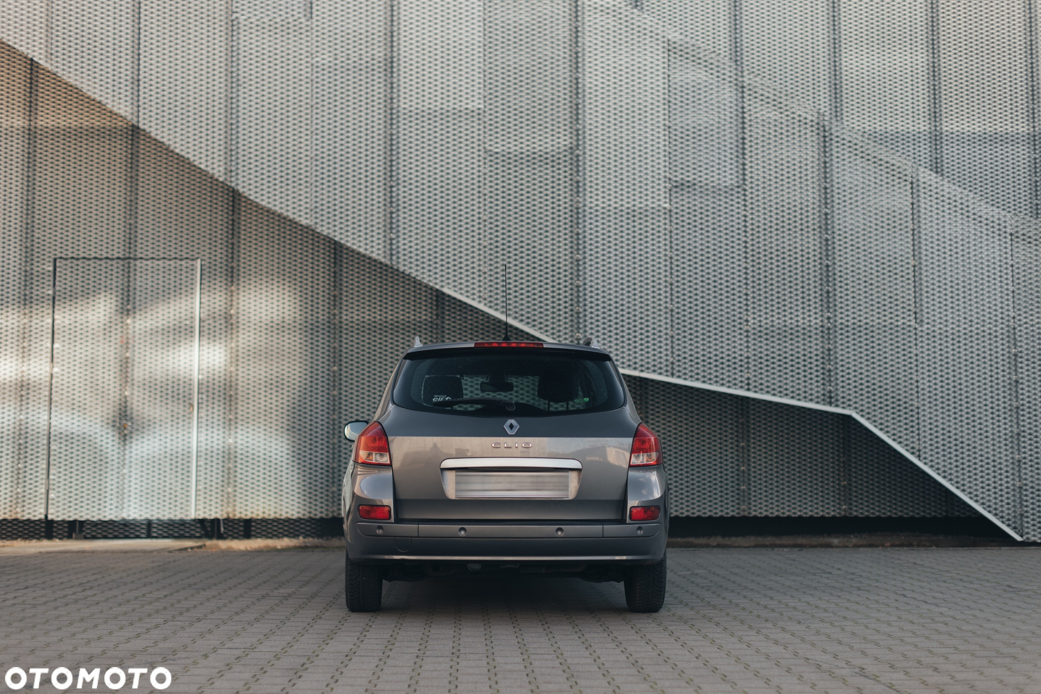 Renault Clio 1.2 16V 75 Grandtour Dynamique - 6