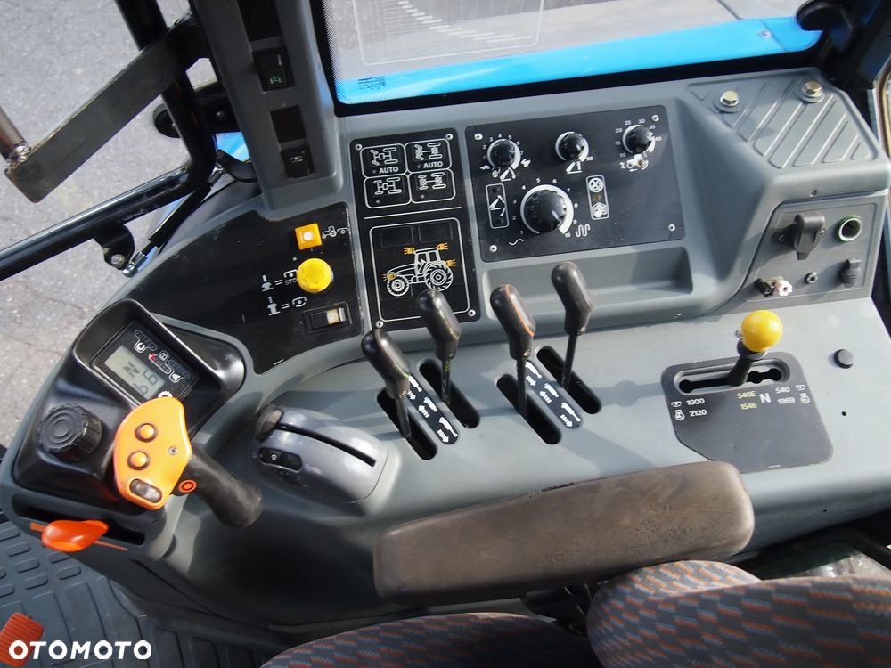 Ciągnik NEW HOLLAND TM155tm 2002r - 8