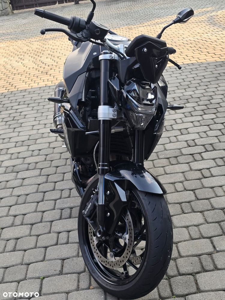BMW F - 11
